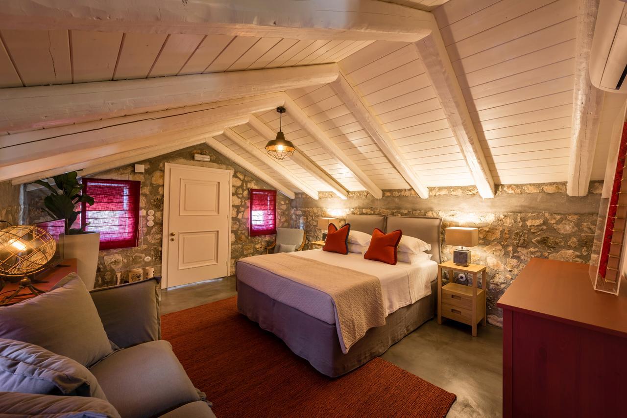 North Point Rooms Antipata  ภายนอก รูปภาพ