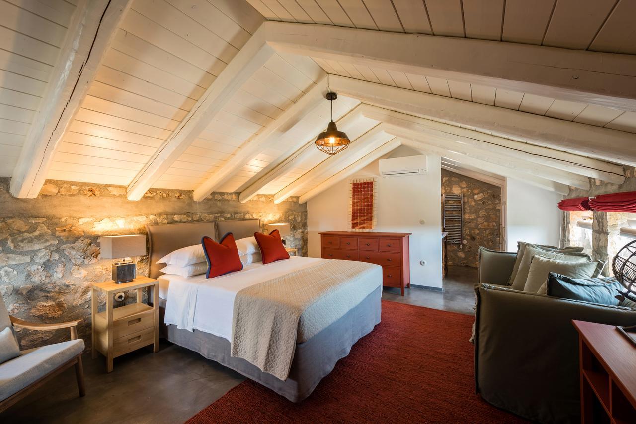 North Point Rooms Antipata  ภายนอก รูปภาพ